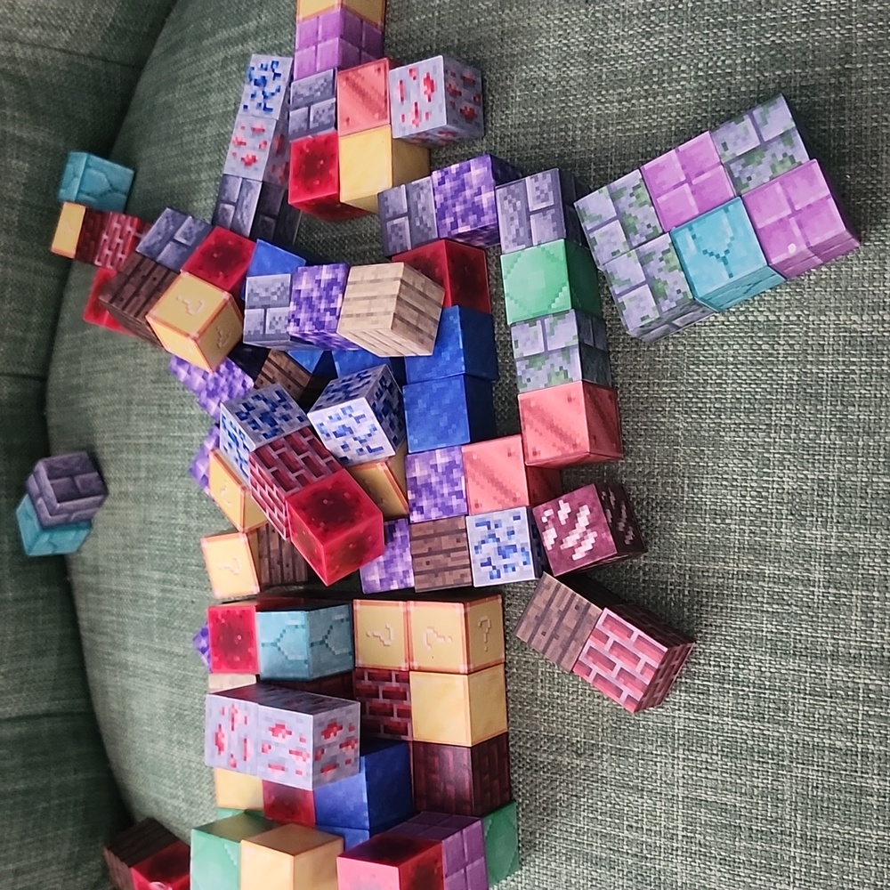 Minecraft Themed Magnetic Building Blocks Set RANDOM STYLE - Picture 8 of 8